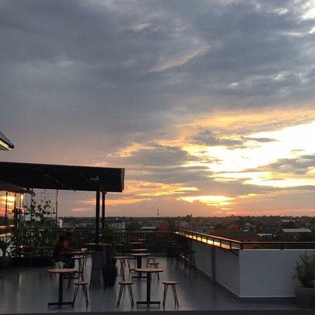 Chill Sky Bar & Restaurant